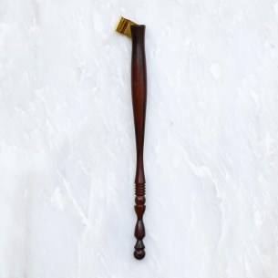 This right oblique pen has been hand-adjusted to snugly accommodate a Nikko G nib.